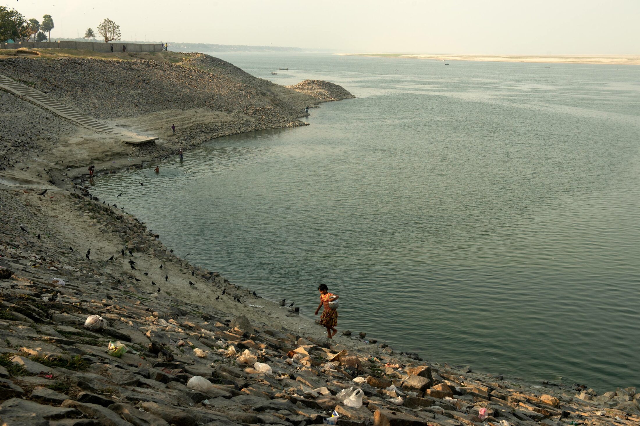 In the Shifting Embrace of the Ganga – Arati Kumar-Rao